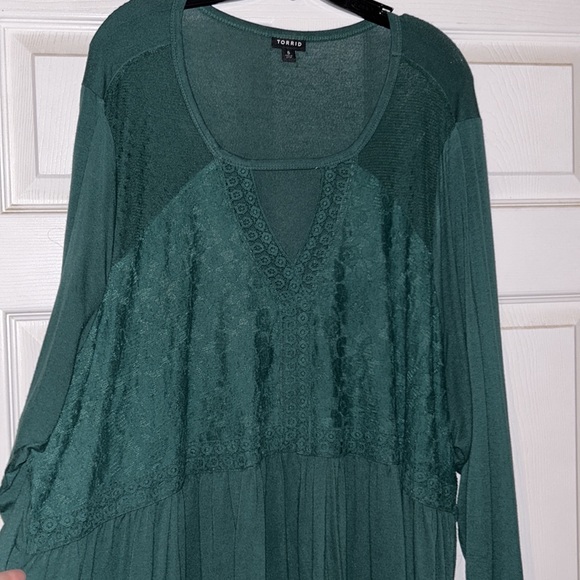 Torrid emerald top - Picture 2 of 5